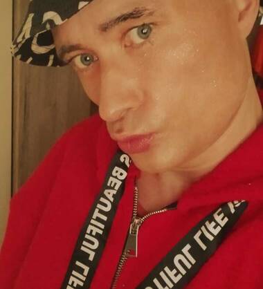 Paddy-Dein-Escort